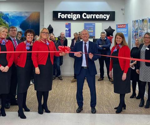 Barrhead's Darlington shop opens