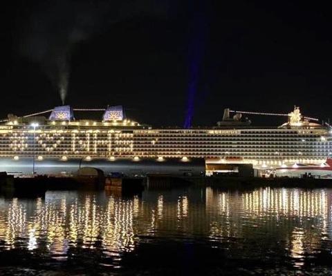 The ship shone brightly in Southampton on Wednesday evening (Credit: P&O Cruises)