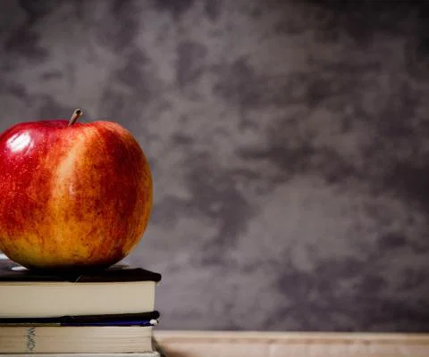 apple-book-plant-fruit-morning-flower-1109951-pxhere_Main.com1.jpg