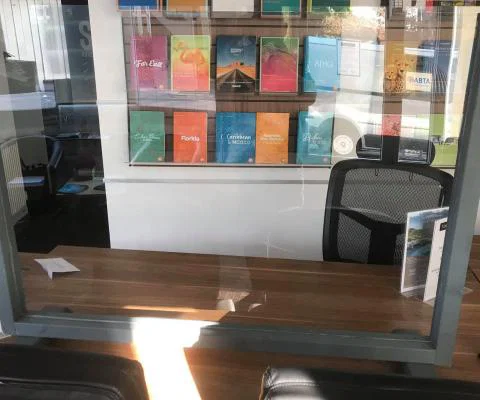 Tailor_Made_Travel_desk_screens.jpg