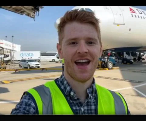 Tom_at_Heathrow.jpg