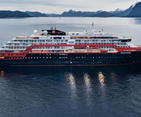 Hurtigruten_MS_Fridtjof_Nansen.jpg