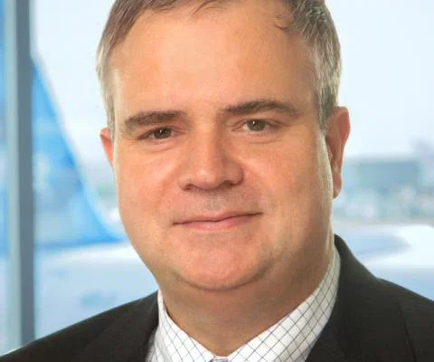 Robin Hayes JetBlue Web.jpg.jpg