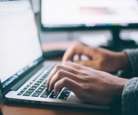Agents are urged to contact their local authority using TTG's letter template. (Pic credit: Glenn Carstens Peters; Unsplash)