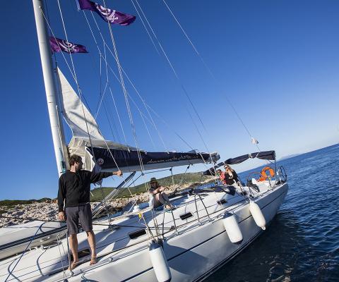G_Adv_Sailing.jpg