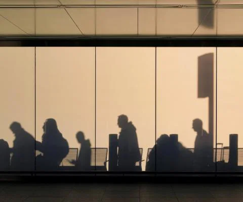 People have been left queuing at Heathrow for up to six hours (Credit: Yolanda Sun/Unsplash)