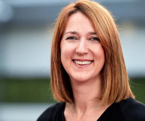 Eithne_Williamson_Princess_Cruises.jpg