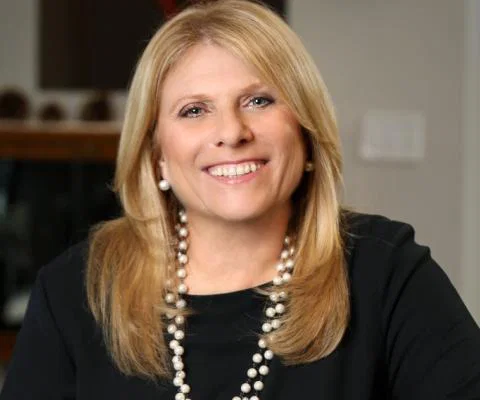 Lisa_Lutoff-Perlo_Celebrity.jpg