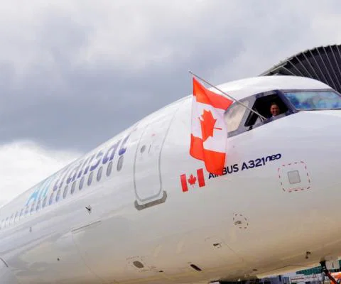 AirTransatQuebec3a6.jpg