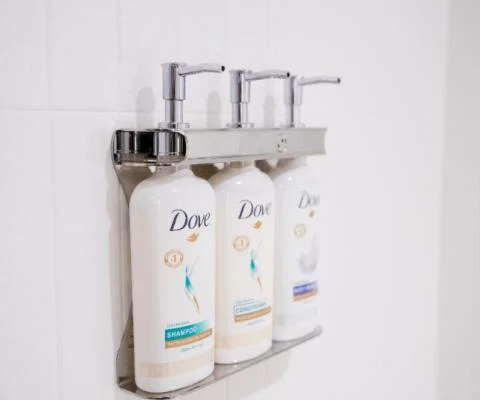 IHG_partners_with_Unilever_to_remove_bathroom_miniatures.jpg