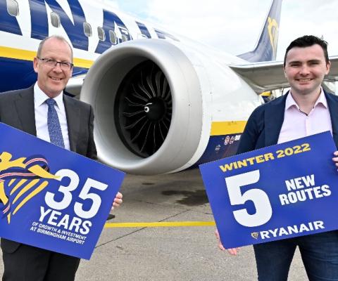 Ryanair's Ray Kelliher (right) with BHX chief Nick Barton