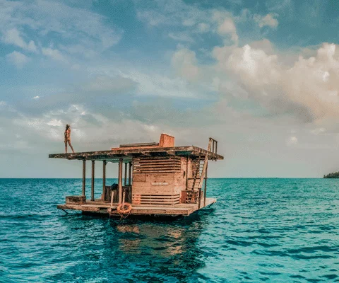 UnriseUnderwaterRoom_Landscape-1.gif