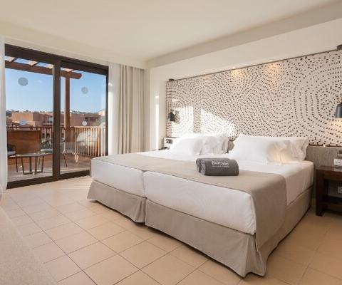 Barcelo_room_METhumb.jpg