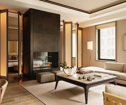 READYAman_New_York_USA_-_Accommodation_Corner_Suite_Livin_METhumb.jpg
