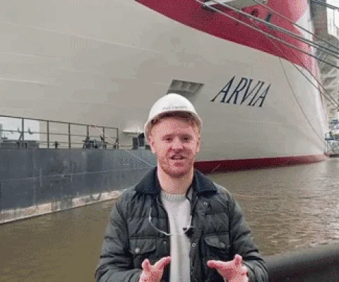 Tom-Arvia_METhumb.gif