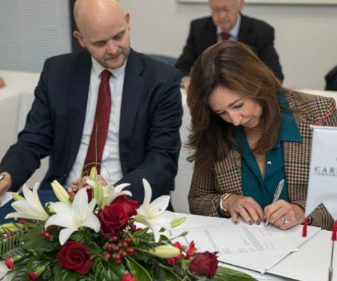 Carnival_President_Christine_Duffy_at_signing_ceremony_-_Mey.jpg