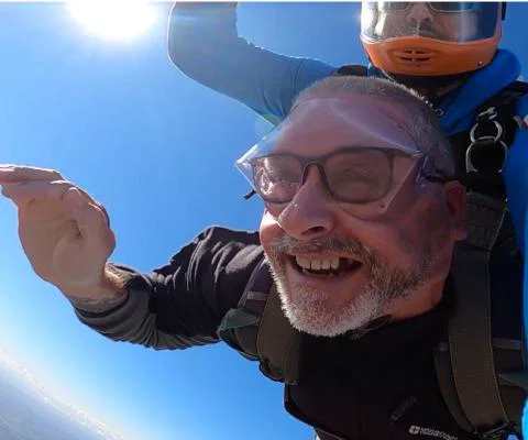 Jet2holidays_Alan_Cross_skydive.jpg