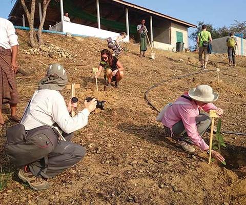The_Intrepid_Foundation-Intrepid_Travel-Myanmar-CBT-Myaing-t_METhumb.jpg