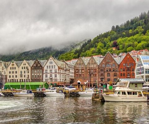 Bergen_Norway_pexels-nextvoyage-3580098_METhumb.jpg