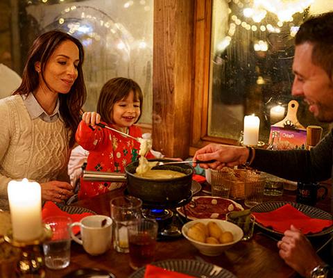 Recommend a fondue at Geneva's Noel du Quai Christmas market 