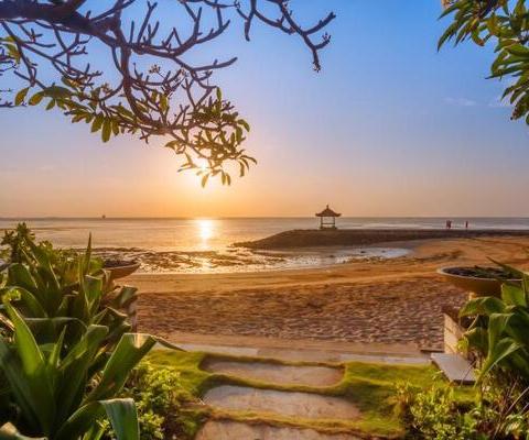 Bali_Indonesia_beach_iStock-856750844.jpg