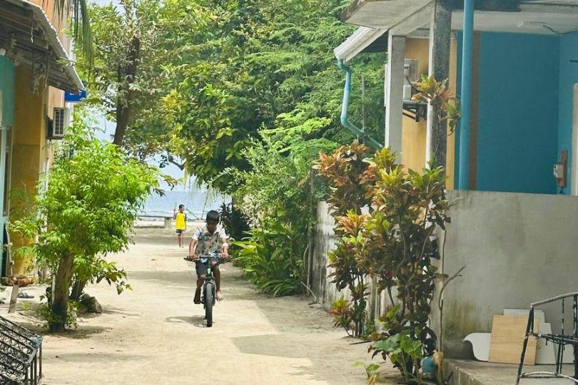 A typical street on Fulidhoo A typical street on Fulidhoo