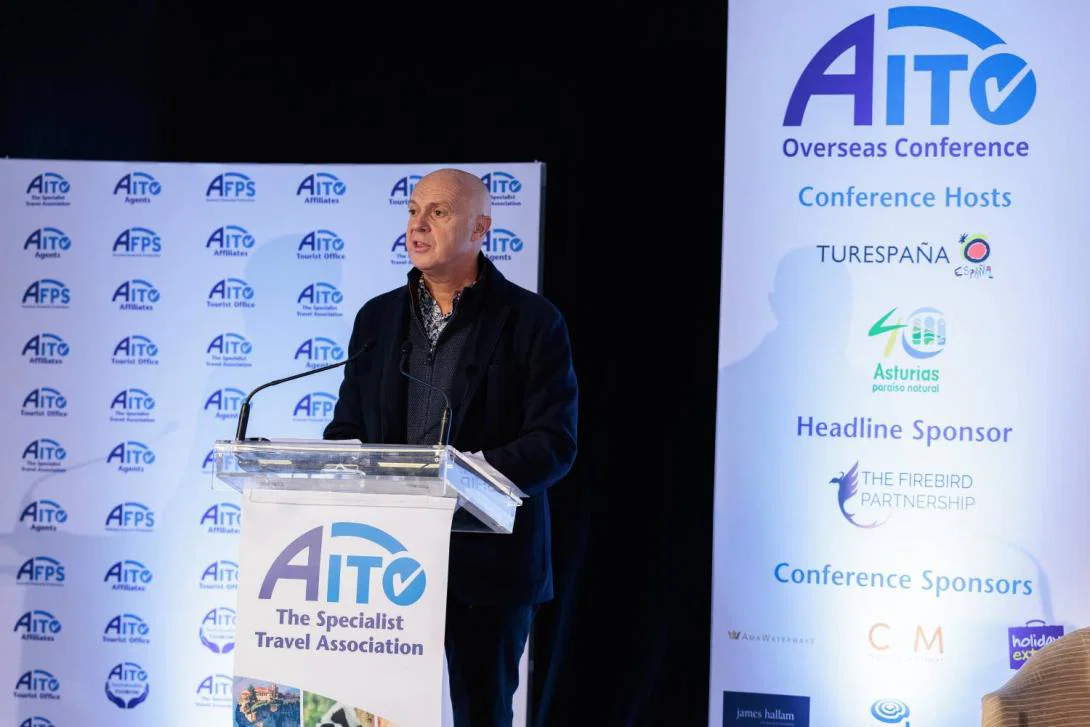 Jono Vernon-Powell talking at 2025 Aito Overseas conference Jono Vernon-Powell talking at 2025 Aito Overseas conference