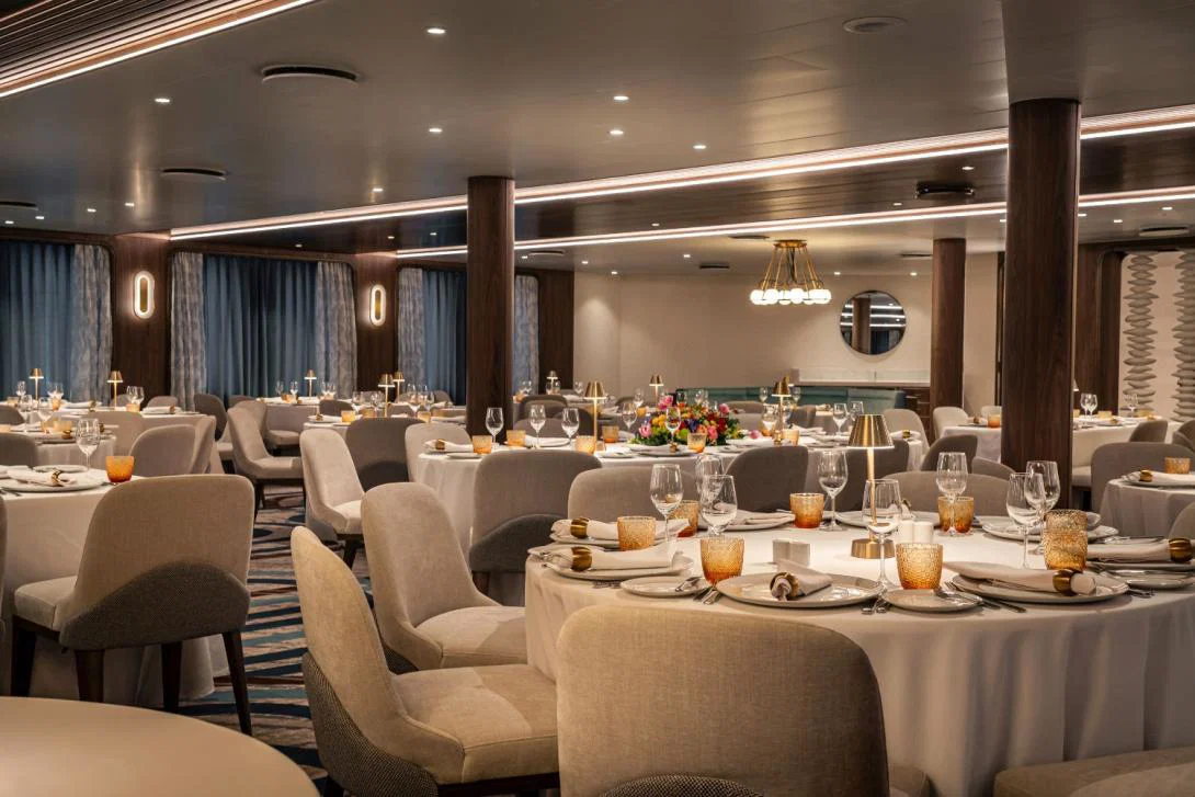 Fancy restuarant with circular seats and tables Restaurant, bright and airy