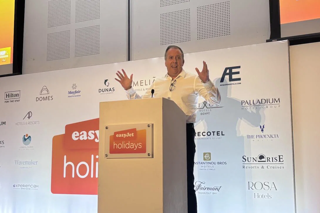 easyJet holidays' Chief Commercial Officer Paul Bixby addresses the Homeworker Orange PowWow easyJet holidays' Chief Commercial Officer Paul Bixby addresses the Homeworker Orange PowWow