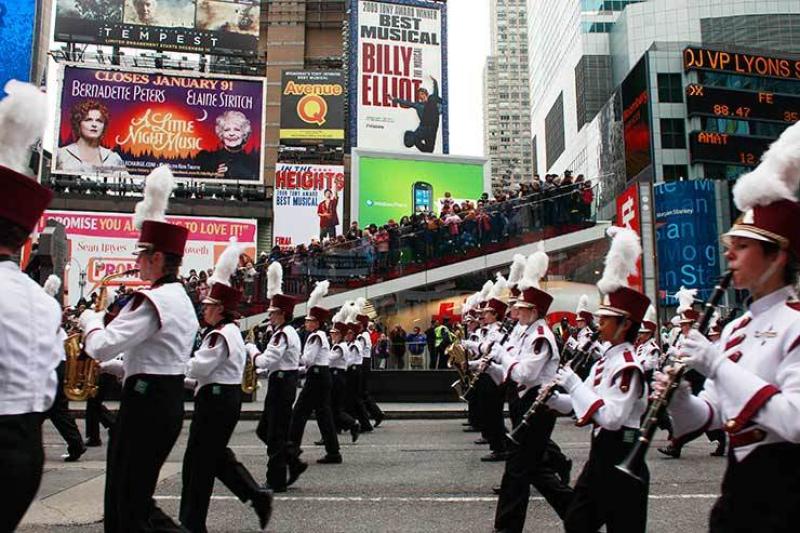 NYC-and-company-image-Thanksgiving-Day-Parade-2010.jpg