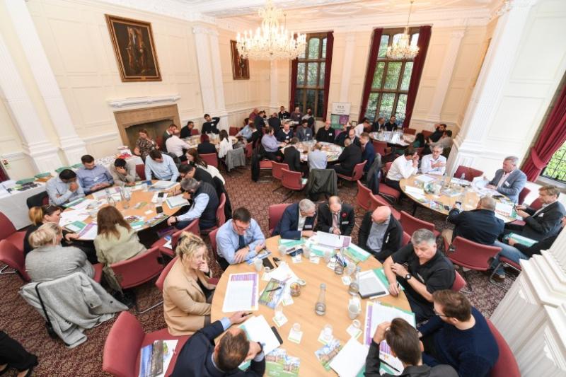 Prospective local suppliers meet with Luton airport in 2022