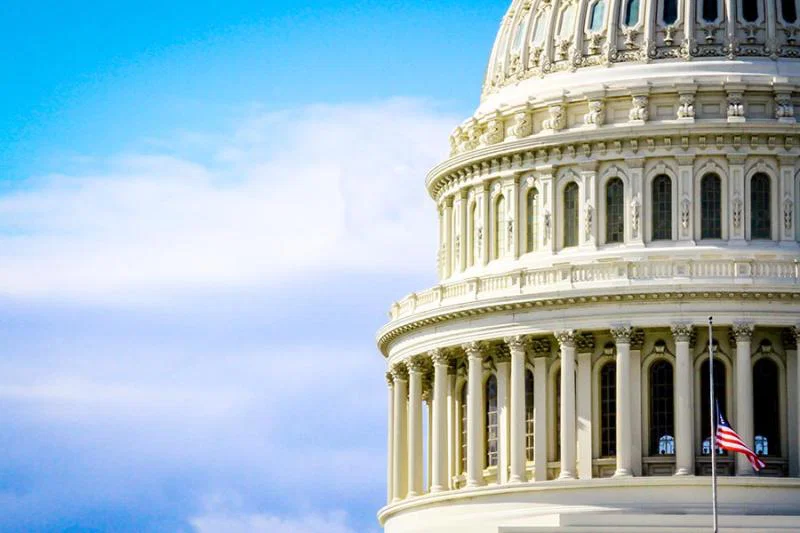 A cycle tour is one way to take in various monuments like the US Capitol © washington.org