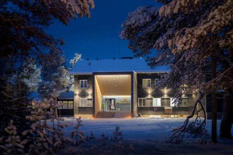 Wilderness_Hotel_Juutua_-_Main_building_(2).jpg