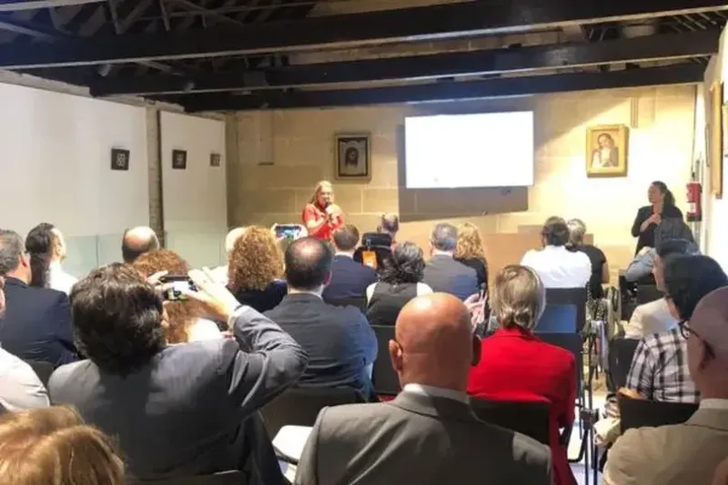 Marina Snellenberg speakign at a Spain for All advisory board meeting
